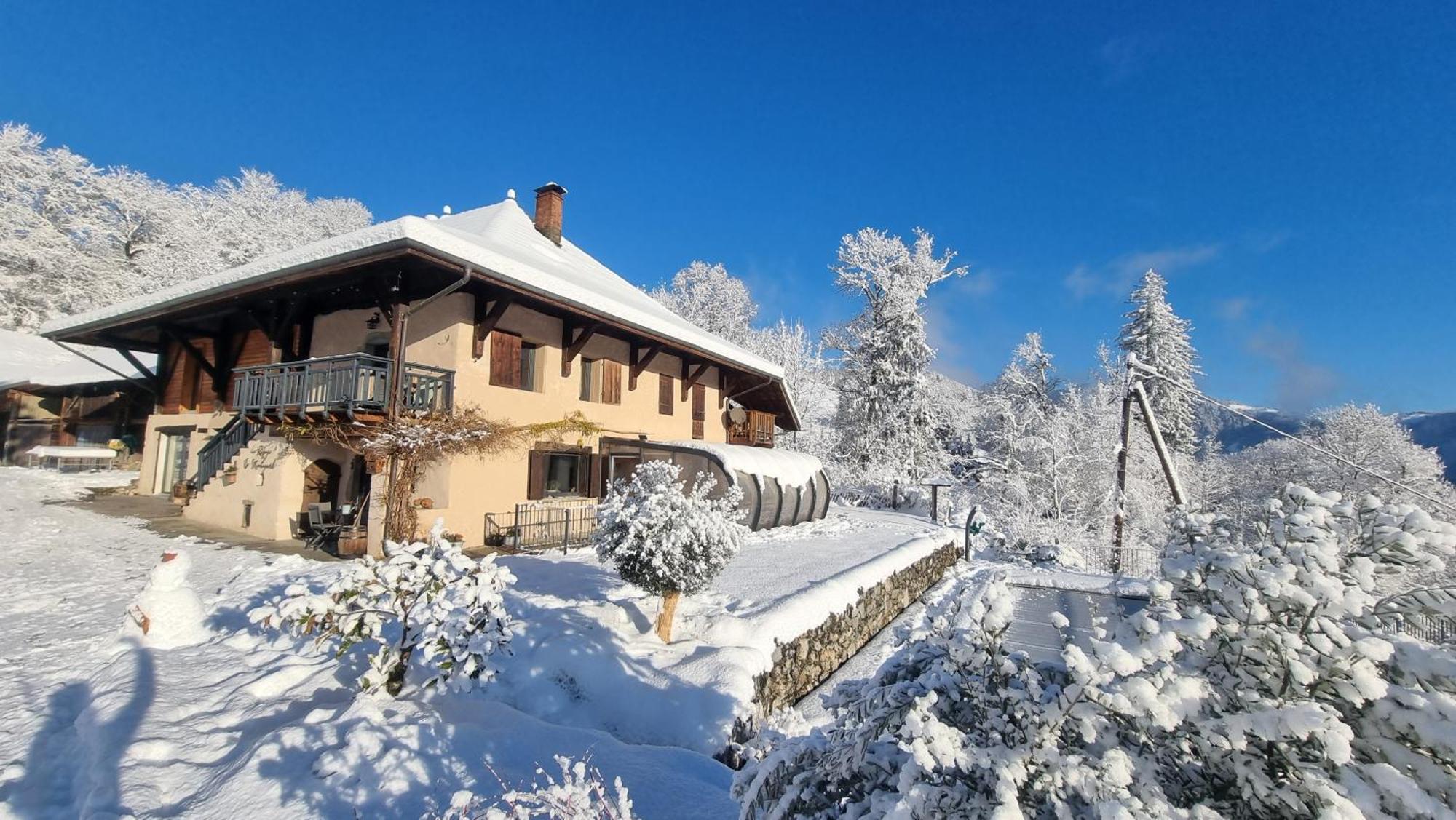 Le Refuge Du Montagnard Bed & Breakfast Marthod ภายนอก รูปภาพ